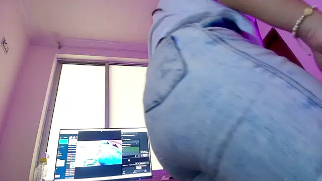 Dahiana_Dmour_ webcam