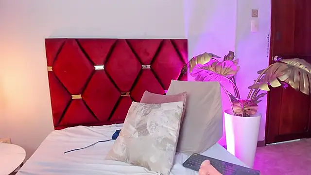 ValeriaBlythe webcam