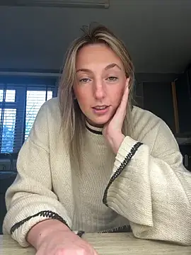 CURVY-CALLIE-XO webcam