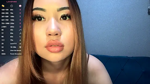 Ur_neighbor_Kira webcam