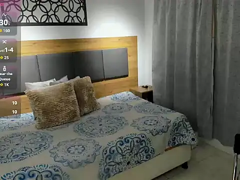 miss_charlott_18 webcam