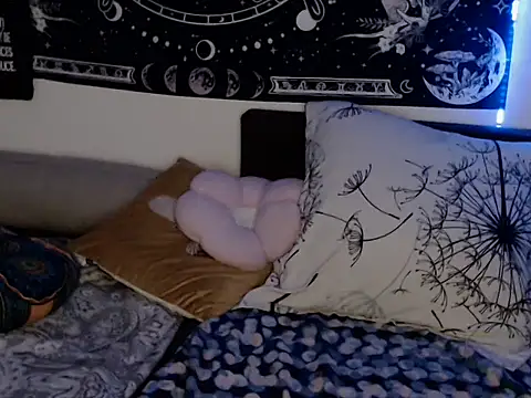 AlienforTwenty webcam