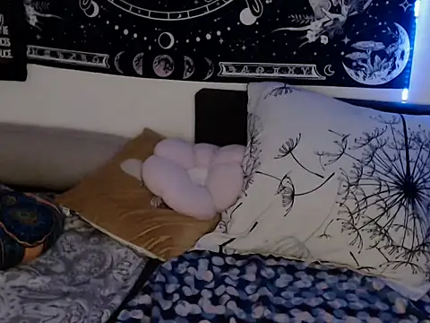 AlienforTwenty webcam