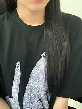 Webcam Model (Jonlie18)  is live.Free join now!