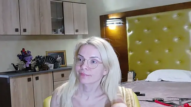 domcaprisse - DomCaprisse's free webcam - UK Sex Cams