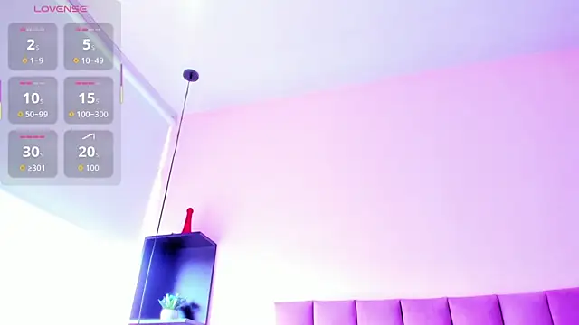 violet_myerrs webcam