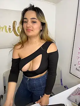 Antonella_Julieta webcam