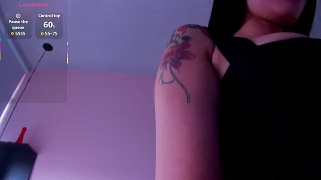 violet_myerrs webcam