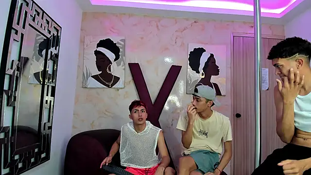 VERY_HOT_GUYS webcam