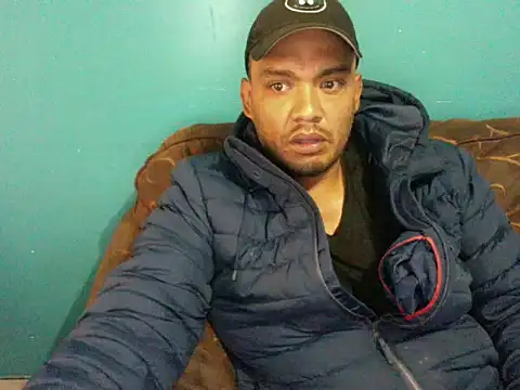 latinomoreno95 webcam