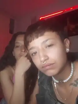 AlexxaAndRileyy webcam