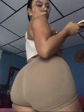 Abigail_Cowen webcam