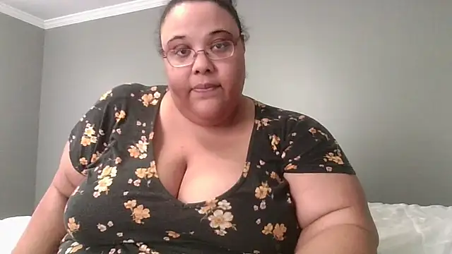 SexyBBW10790 webcam