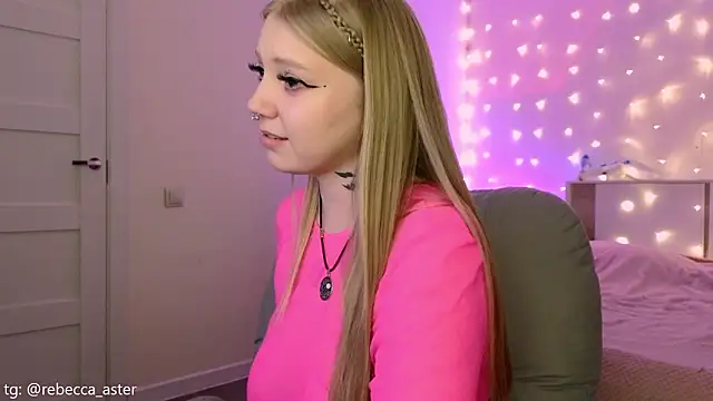 RebeccaAster webcam