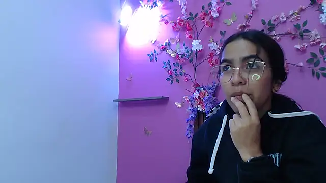 skinnysofia18 webcam