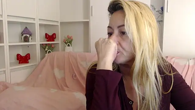 _karolynesyera_ webcam