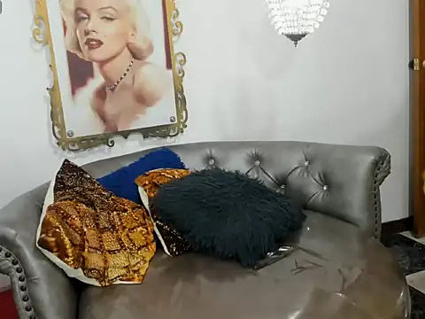 adriana_foxxxy webcam