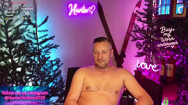 hunter_fl (Ask my age) - Ready for the hottest moment 😏✨