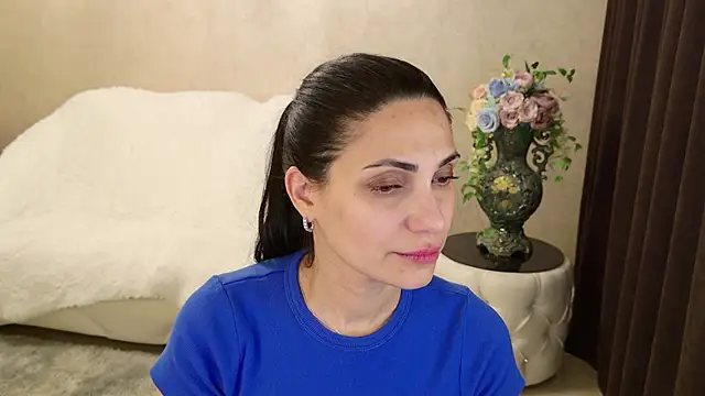 LovelyBeatrice webcam