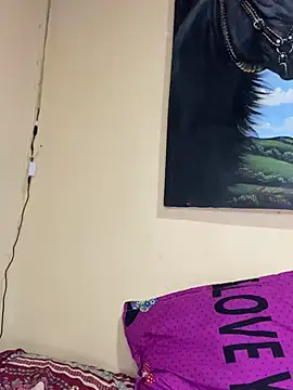 Live webcam of Shayla--broos