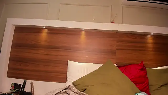 AriadnaHarper webcam