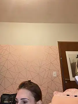 Irresistible24 webcam