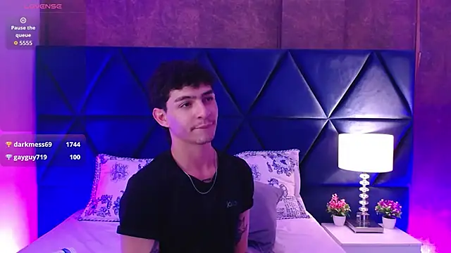 Logan_Woods webcam