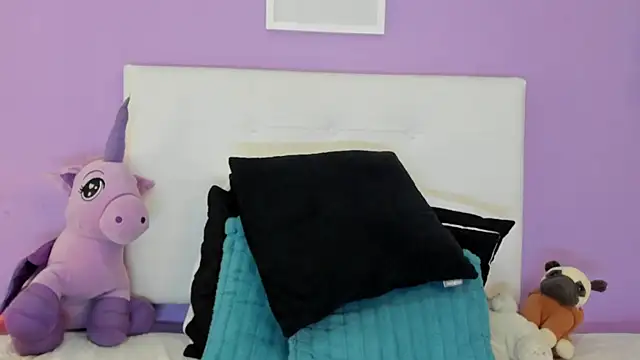 charlotte11-11 - Charlotte11-11's free webcam - UK Sex Cams