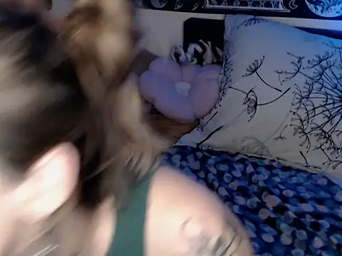 AlienforTwenty webcam