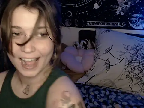 AlienforTwenty webcam