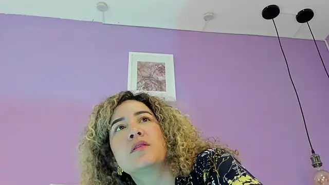 charlotte11-11 (F young) - I want to feel you between my legs