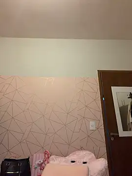 Irresistible24 webcam