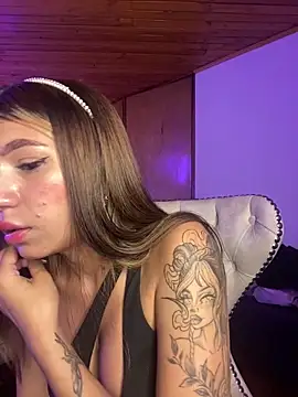 Isabella18_pink webcam