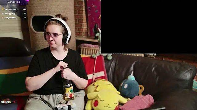 gamergirl_eve - GamerGirl_Eve's free webcam - UK Sex Cams