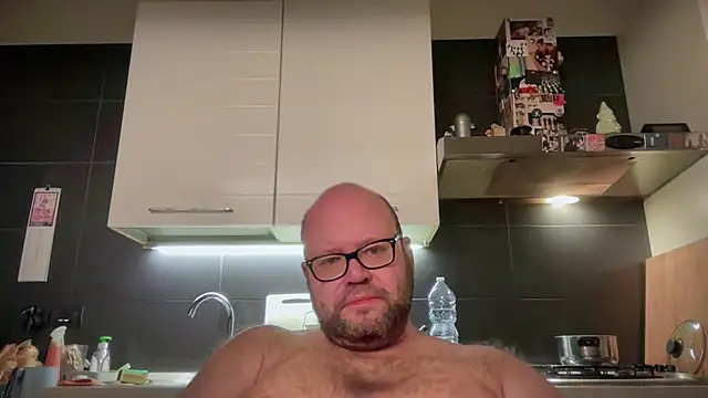 theitalianbear - Theitalianbear's free webcam - UK Sex Cams