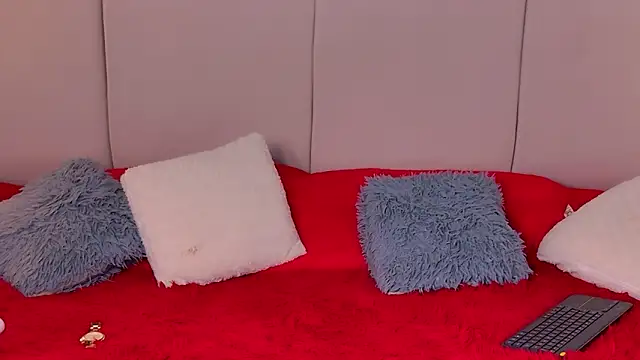 Niicolle_Miller webcam