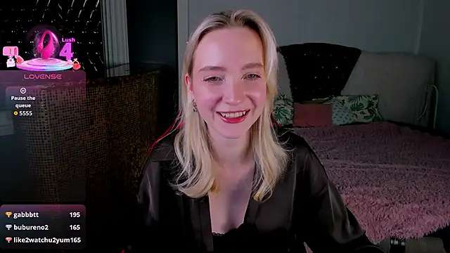EllaBloom webcam