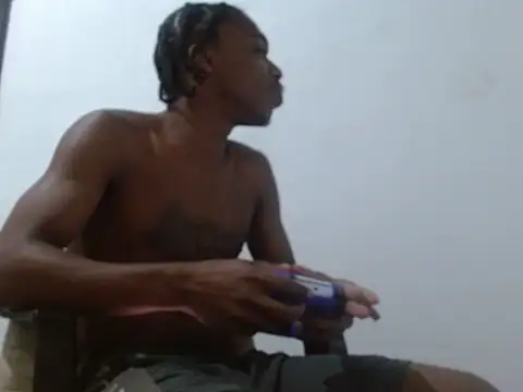 Larry-n-clouds webcam