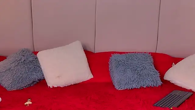 Niicolle_Miller webcam