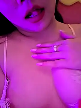 美女uac666在线直播