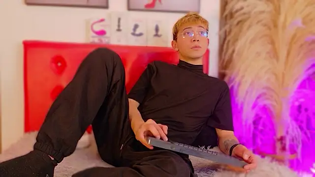 Naughty__Chriss webcam