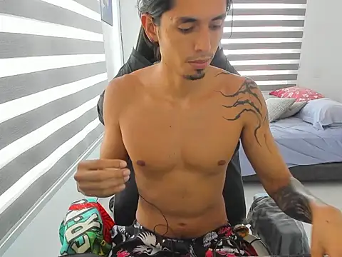 Live webcam thumbnail of Dante6 from . Watch my show!