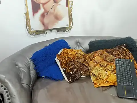 adriana_foxxxy webcam