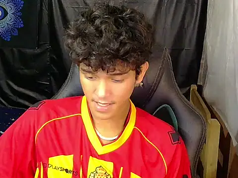 hugekenbigcock webcam