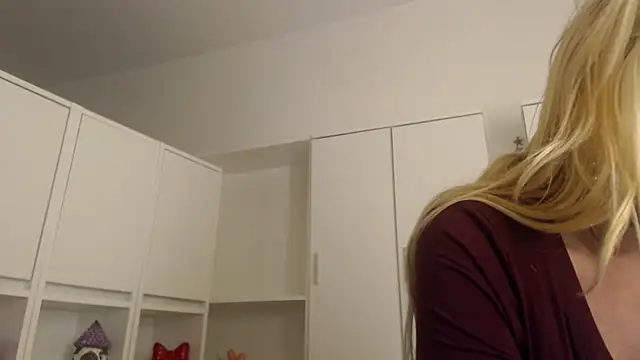 _karolynesyera_ webcam