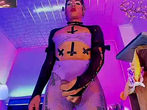 cristal_stormy - Cristal_stormy's free webcam - UK Sex Cams