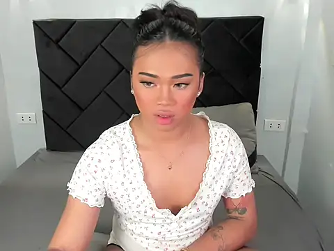 Exotic_alyssa69 webcam