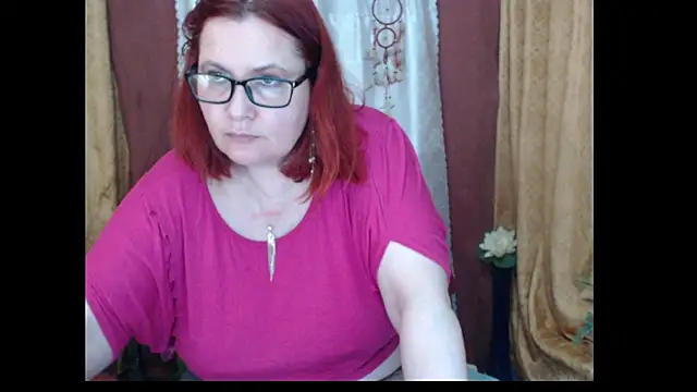 PlayfullMature webcam