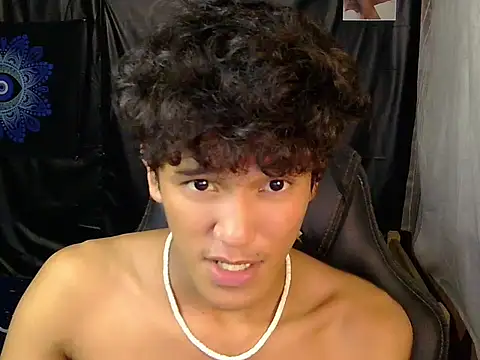 hugekenbigcock (M twink) - lets have fun and cum with together