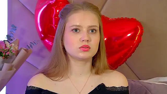 SelinSwarovski webcam